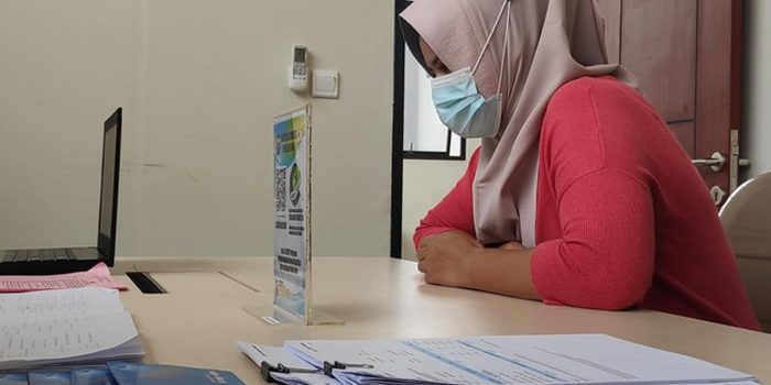 Teller Bank Kuras Uang Nasabah Hingga Rp1,2 Miliar Lantaran Terlilit Pinjol