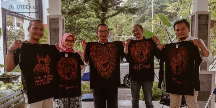 Lukis Kaos Tanpa Tinta, Hasilkan Cuan Puluhan Juta Rupiah