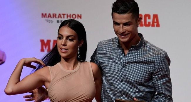 Cristiano Ronaldo dan Georgina Tengah Bebahagia Sambut kelahian Anak Kembar