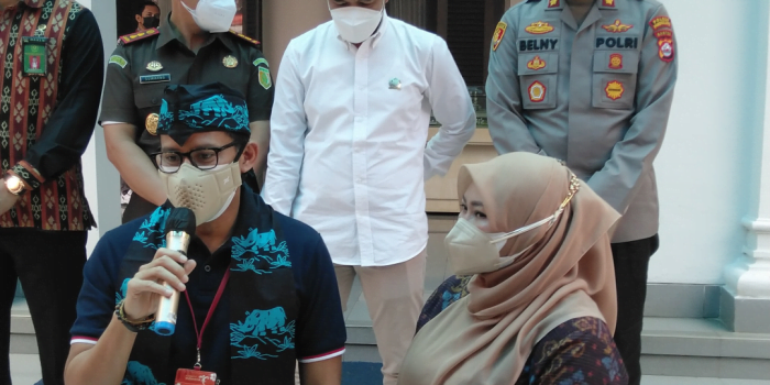 Sandiaga Uno Meninjau Desa Wisata di Pandeglang