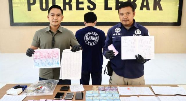 Nekat Buka Judi Togel di Rumah, Warga Warung Gunung Lebak Ini Dibekuk Petugas
