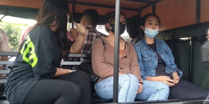 Empat Pasangan Muda Digerebek Tengah Indehoi di Penginapan, Kondom Bekas Jadi Saksi