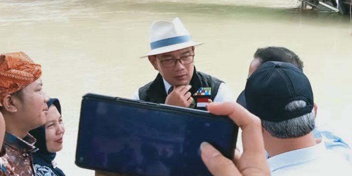 Ridwan Kamil Sumbang Rp 500 Juta Untuk Warga Terdampak Banjir di Kabupaten Lebak