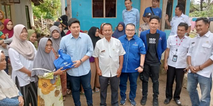 Anggota DPR RI Berikan Ribuan Paket Sembako ke Korban Banjir