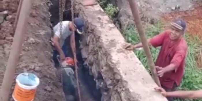 Adanya Perbaikan Pipa, Direktur Perumdam Pandeglang : Kami Salurkan Bantuan Air Gratis Ke Pelanggan