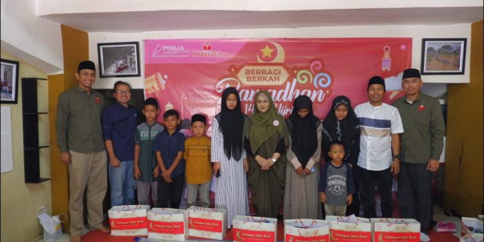 Pokja Wartawan Provinsi Banten Bersama PT Mayora Santuni Puluhan Anak Yatim