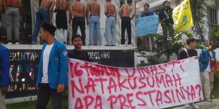 Ratusan Mahasiswa Gelar Aksi, Sebut Dinasti Natakusumah Dinilai Gagal