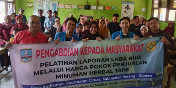 Prodi Teknik Industri UNPAM Melakukan PKM Pelatihan Laporan Laba Rugi di Serang