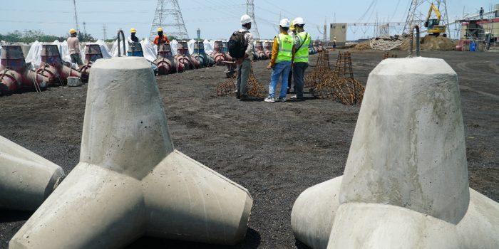 PLN Berhasil Kelola FABA Hingga 1,45 Juta Ton untuk Dimanfaatkan Masyarakat Jadi Material Batako hingga Tanggul Laut
