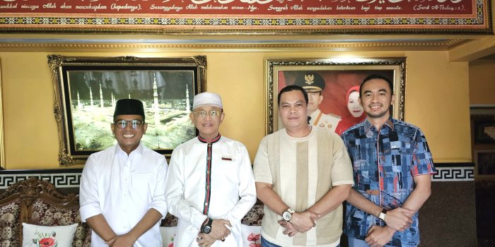 Andra Soni dan Budi Rustandi Silaturahmi ke Mantan Bupati Serang, Taufik Nuriman Titip Pesan Ini!