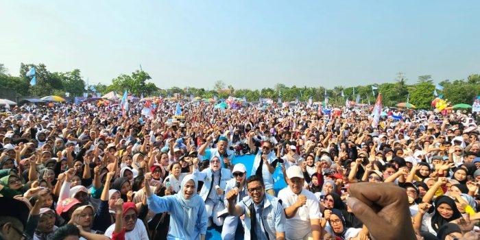 Senam Bahagia Bareng Ribuan Warga Serang, Andra Soni Janjikan Sekolah Gratis dan Tegaskan Tidak Korupsi