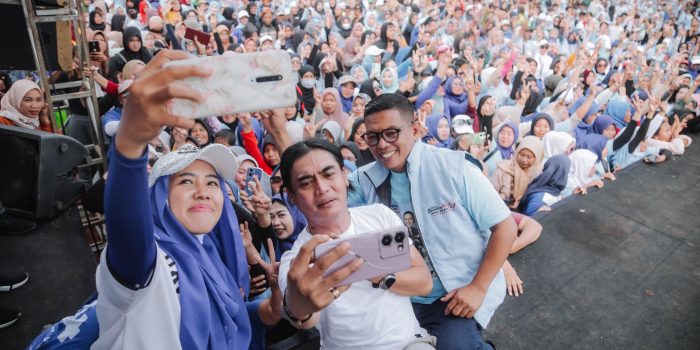 Andra Soni Kampanye Bareng Charly Van Houten di Lebak, Ajak Pilih Nomor 2 untuk Pilgub Banten