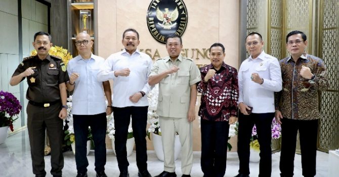 Berantas Mafia Tanah, Menteri Nusron Temui Jaksa Agung