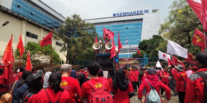 Geruduk Kemnaker Tuntut Kenaikan Upah 2025, Buruh: Pemerintah Jangan Hanya Gimmick