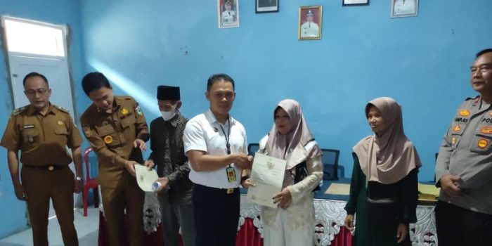 Wujudkan Kepastian Hukum atas Lahan, BPN Bagikan sertifikat Tanah Kepada Masyarakat