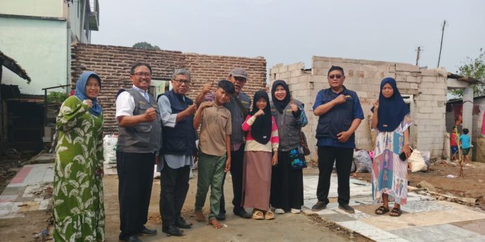 Ringankan Beban Korban Kebakaran di Kuranten, MKKS SMP Pandeglang Salurkan Bantuan