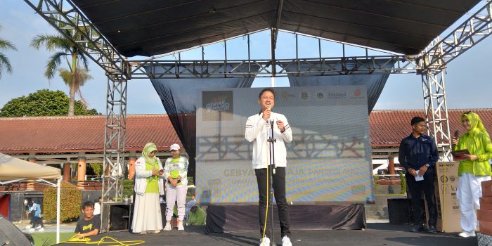 Senam Cegah Osteoporosis di Alun alun Pandeglang, Iing: Kesehatan Tulang Punggung Kehidupan