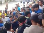 Aksi Masa tolak Sampah dari Tangerang Selatan