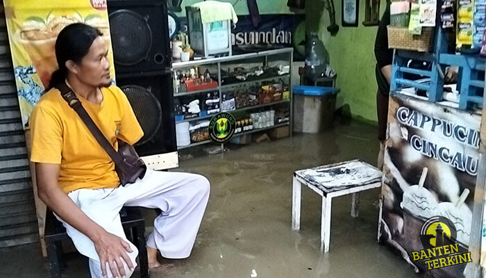 Sungai Cimanceuri Tigaraksa Meluap, Pedagang Terkena Imbas