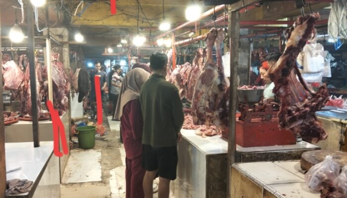 Jelang Lebaran Daging Sapi di Pasar Cikupa Tangerang Meroket