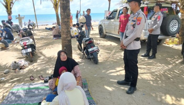 Pantai Wisata Parta Beach Cimanggu Diserbu Wisatawan Habiskan Libur Lebaran, Bripka Mujiono: Tetap Jaga Keselamatan