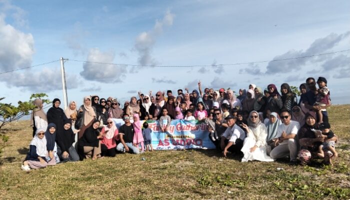 Habiskan Libur Lebaran 2026, Keluarga As Sidiq Pandeglang Memilih Pantai Wisata Parta Beach