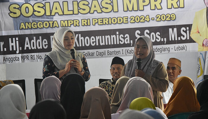 Adde Rosi Khoerunnisa Sosialisasikan Empat Pilar Kebangsaan dan Serahkan BPJS PBI di Sajira Lebak