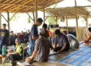 Jalan Tak Kunjung Diperbaiki, Warga di Pandeglang Petisi dengan Darah
