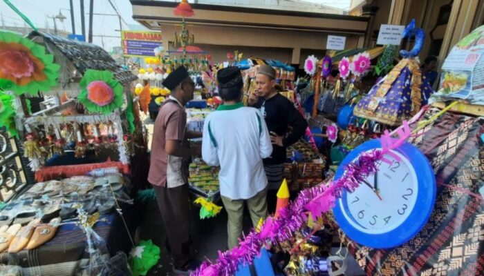Warga Lopang Serang Antusias Ikuti Tradisi Ngeropok Saat Maulid Nabi