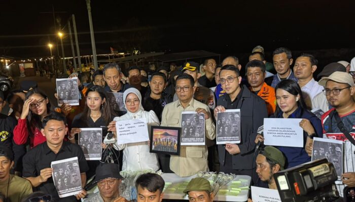Gubernur Banten Andra Soni dan Media Foto Bersama Mengenang Rekan Jurnalis yang Hilang