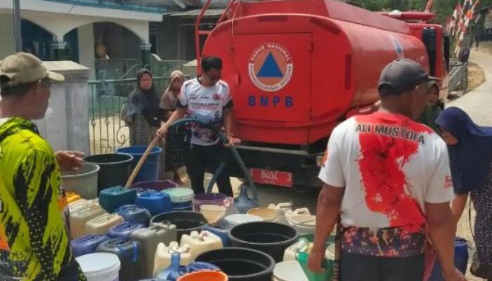 32 Ribu Warga Alami Kekeringan, BPBD Pandeglang Kirim Bantuan Air Bersih