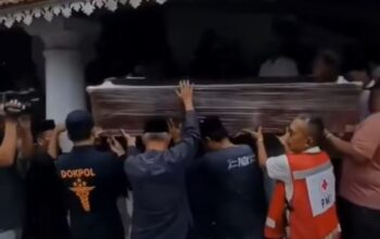 Jenazah Surakman Dimakamkan di Carita Pandeglang, Yayat: Saya Mimpi Bapak Datang